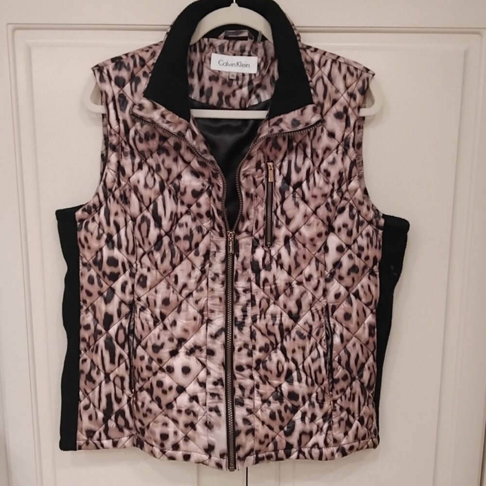 Calvin Klein XL Zip-Front Leopard Print Puffer Vest